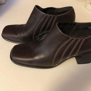 Clarks Womens Ankle Boots - Size 8